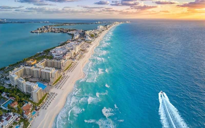 Oceanfront Condo Bm By Andiani Cancun Bagian luar foto